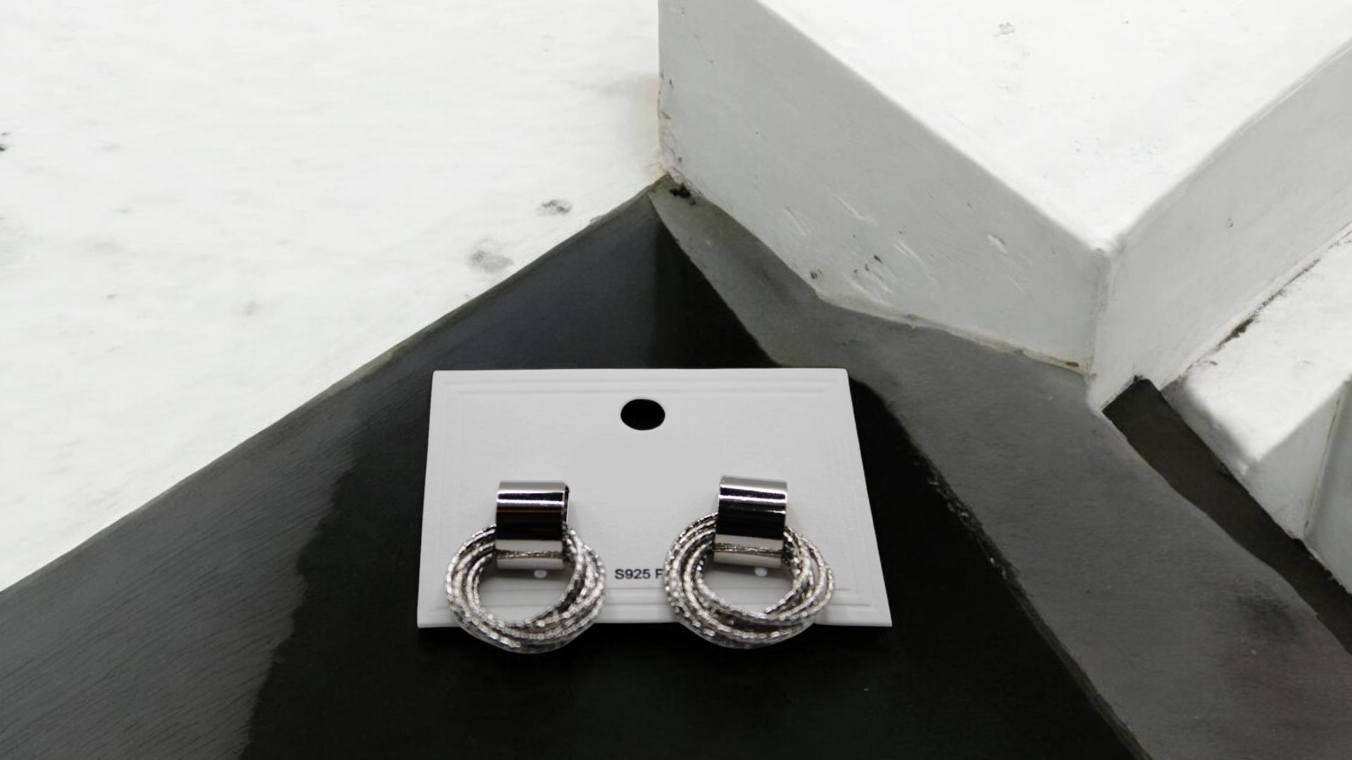 HOOP EARRINGS - Image 2