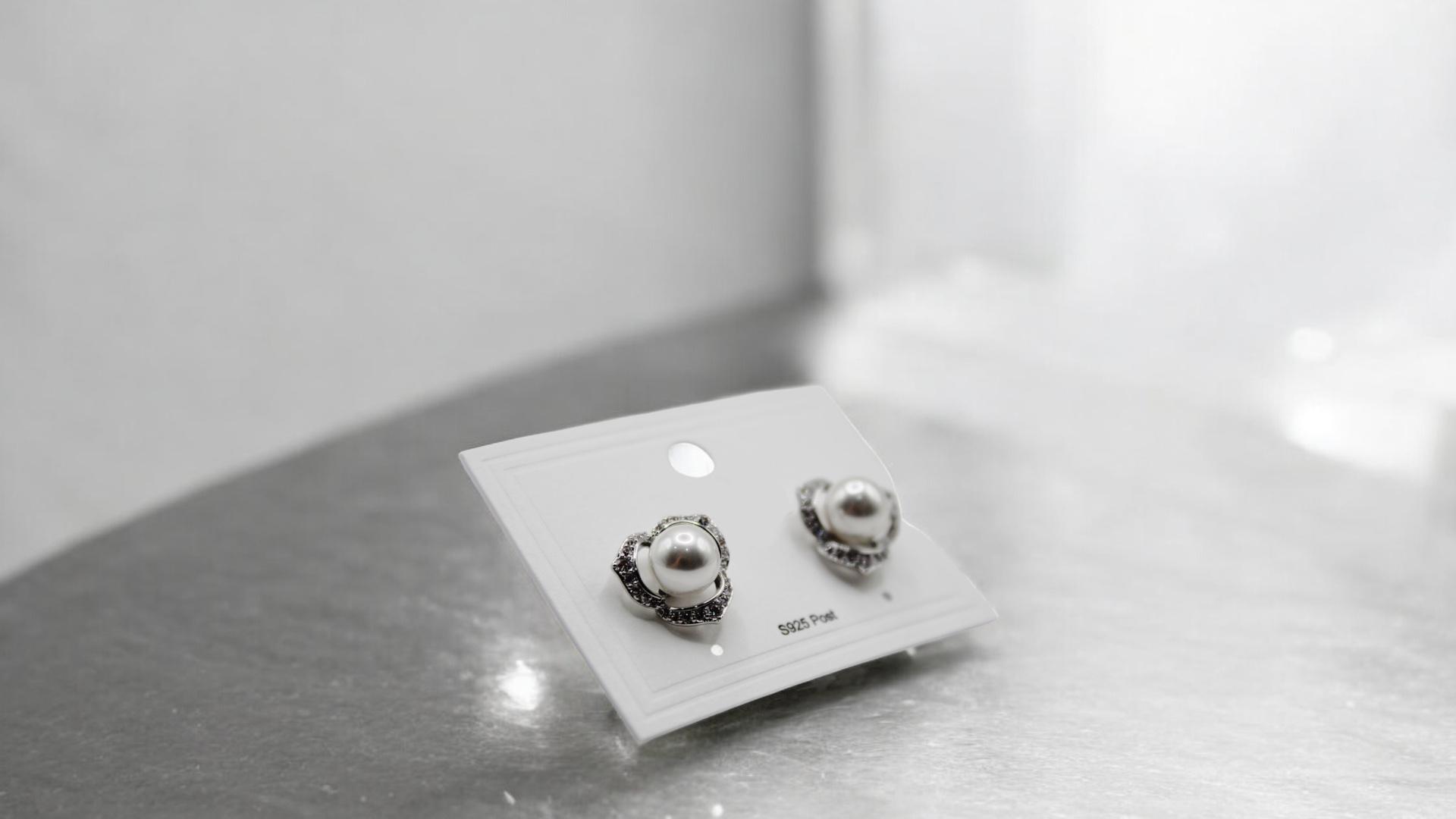 HEART PEARL EARRINGS - Image 2