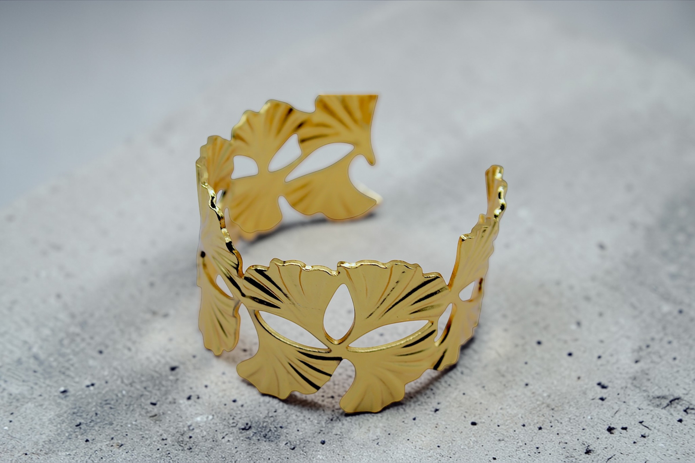Line Texture Gold Bracelet for Women - Image 3