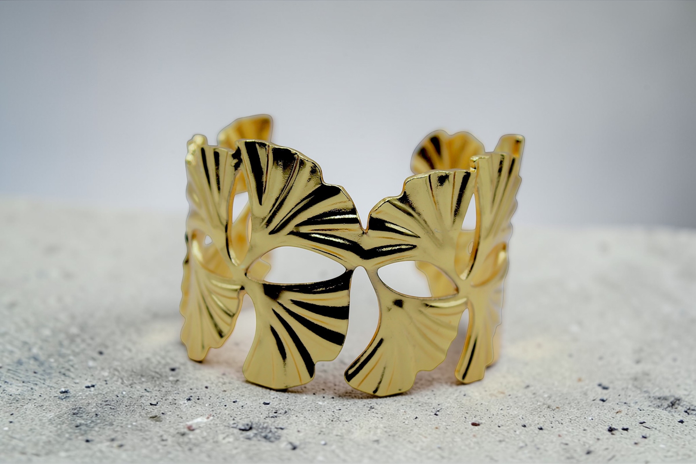 Line Texture Gold Bracelet for Women - Image 4